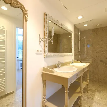 Jade - La Maison De La Duchesse De La Valliere - Parking Privé 3*